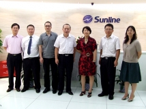 南山區政府常委、副區長羅敏一行蒞臨長亮指導工作